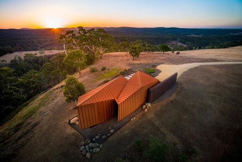 Breakneck Gorge Oikos - VIC Tourism 0