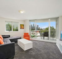 Bridge and Sails - Views of the Bridge and Opera House from this Executive 2BR Apartment in Darlinghurst - VIC Tourism