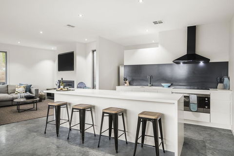 Bridgewater Luxury Family Retreat, Close To The Beach - VIC Tourism 3