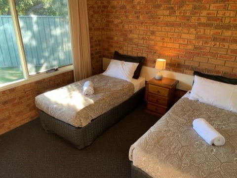 Broadford Sugarloaf Motel - VIC Tourism 1