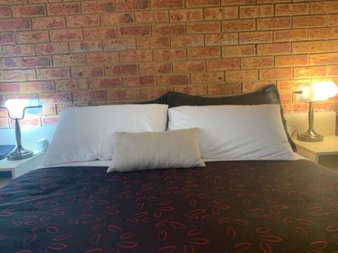 Broadford Sugarloaf Motel - VIC Tourism 3