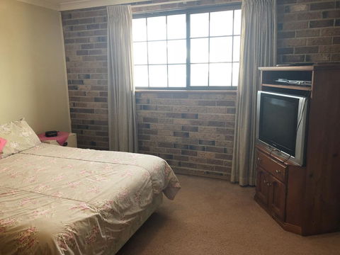 Bronte Court No 3 At South West Rocks - VIC Tourism 3