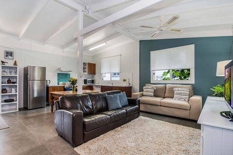 Brooklet Cottage - VIC Tourism 3