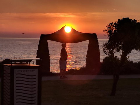 Bunbury's Most Convenient Location - Unit 2 - VIC Tourism 0