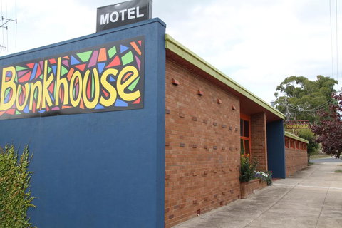 Bunkhouse Motel - VIC Tourism 2