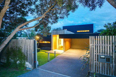 C-Escape - VIC Tourism 1