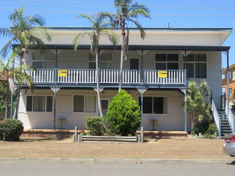 Cabenay 3 - VIEWS ACROSS THE PARK - VIC Tourism 0
