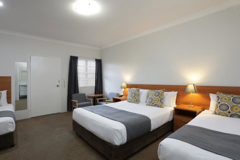 Cadman Motor Inn And Apartments - VIC Tourism 2