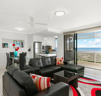 Cairns Luxury Seafront Apartment - VIC Tourism