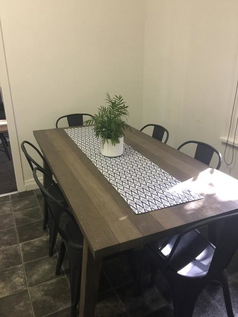 Caledonian Hotel Motel - VIC Tourism 0