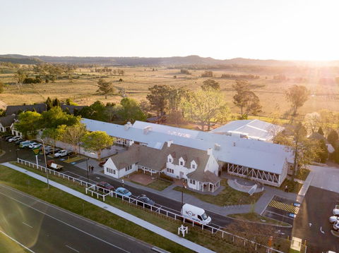 Camden Valley Inn - VIC Tourism 0
