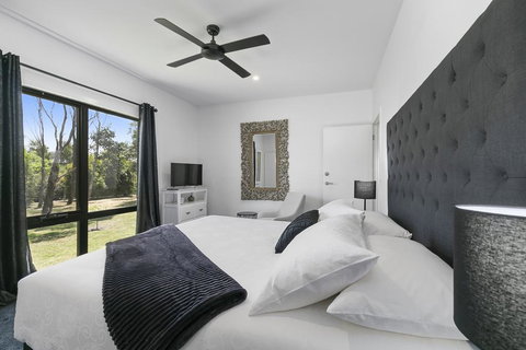 Campania Of Meeniyan - VIC Tourism 3