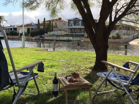 Canalside Family Getaway - VIC Tourism 1