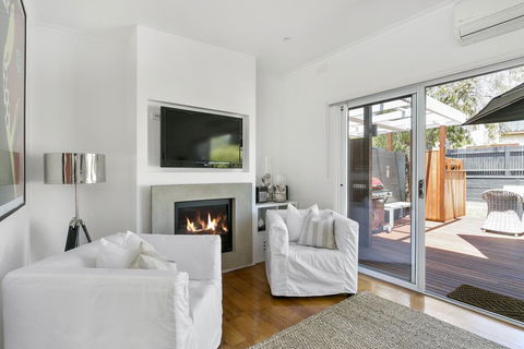 Capella Villa No. 3 - Luxurious Beachside Style - VIC Tourism 1
