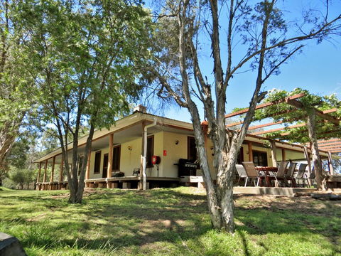 Capertee National Park Cottages - VIC Tourism 2