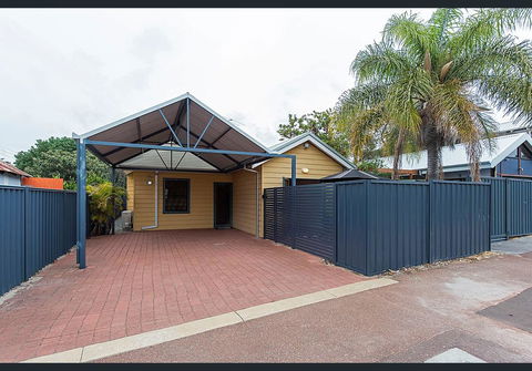Cardiff St House - VIC Tourism 2