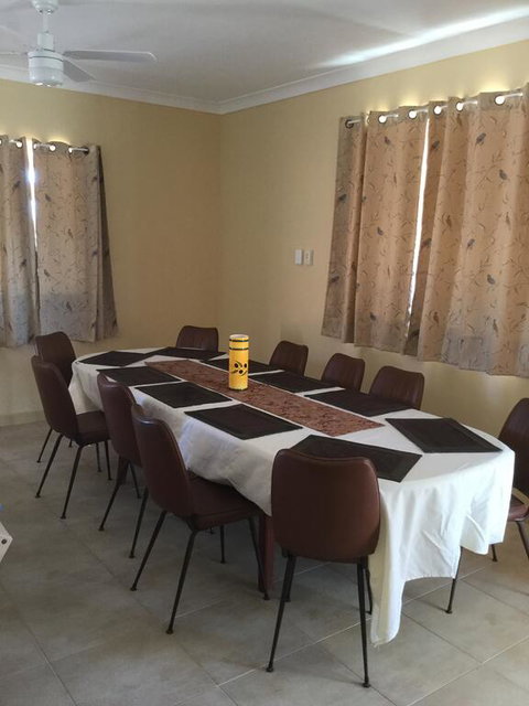 Caretakers Cottage Budget Accommodation - VIC Tourism 1