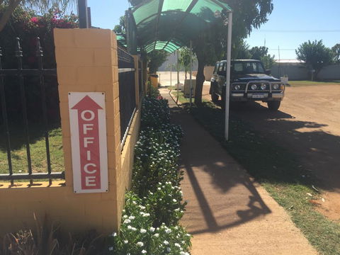 Carnarvon Caravan Park - VIC Tourism 3