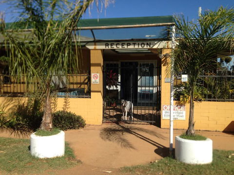 Carnarvon Caravan Park - VIC Tourism 2