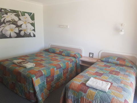 Carnarvon Gateway Motel - VIC Tourism 3
