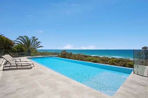 Castaways Beach Escape - VIC Tourism 1