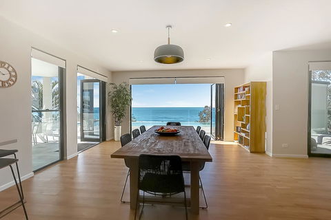 Castaways Beach Escape - VIC Tourism 3