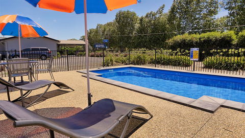 Castle Creek Motel - VIC Tourism 3