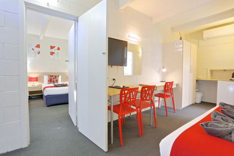 Castle Creek Motel - VIC Tourism 1