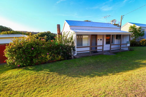 Catho Cottage - VIC Tourism 1