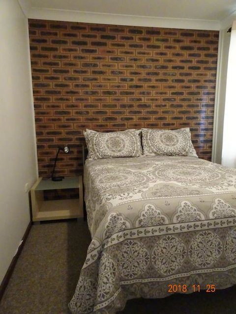 CCC - Central Clean Comfortable Apartment - VIC Tourism 3