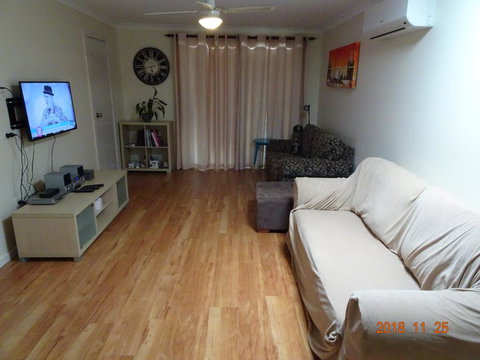CCC - Central Clean Comfortable Apartment - VIC Tourism 2