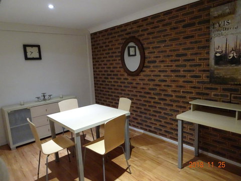 CCC - Central Clean Comfortable Apartment - VIC Tourism 1