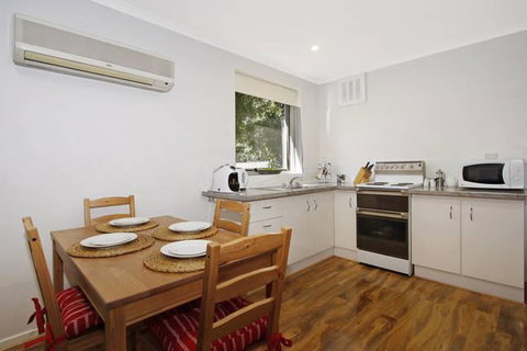 Cedar 6 - Fully Renovated Apartment - VIC Tourism 1