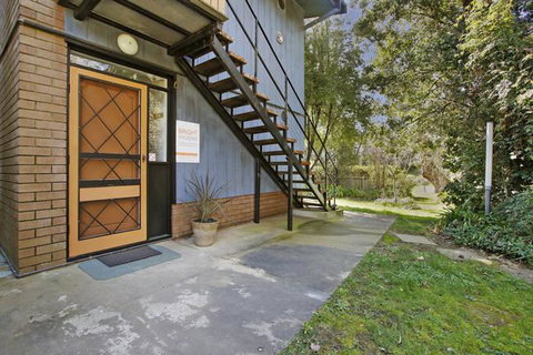 Cedar 6 - Fully Renovated Apartment - VIC Tourism 3