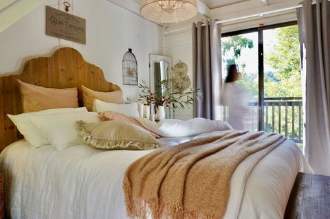 Cedar Country Retreat - VIC Tourism 1