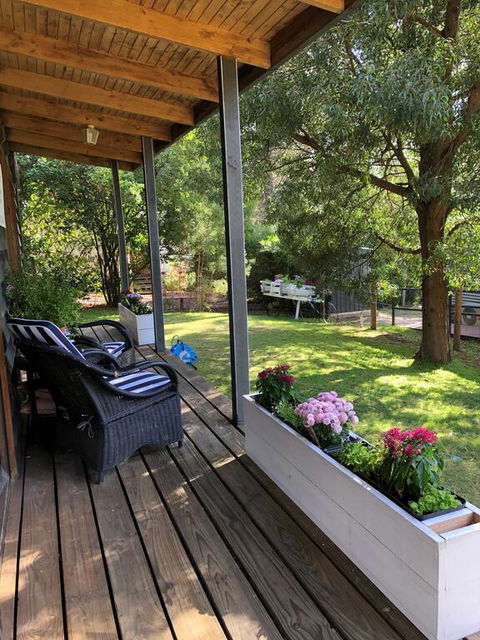 Cedar Country Retreat - VIC Tourism 0