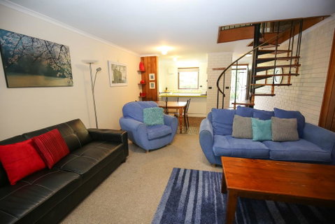 Cedar Holiday Units - Apartment 2 - VIC Tourism 1