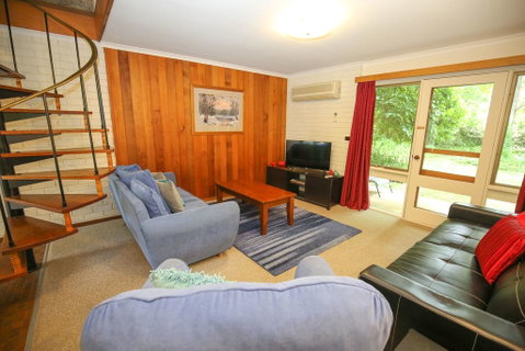 Cedar Holiday Units - Apartment 2 - VIC Tourism 0