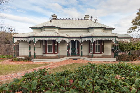 Central Charm - VIC Tourism 1