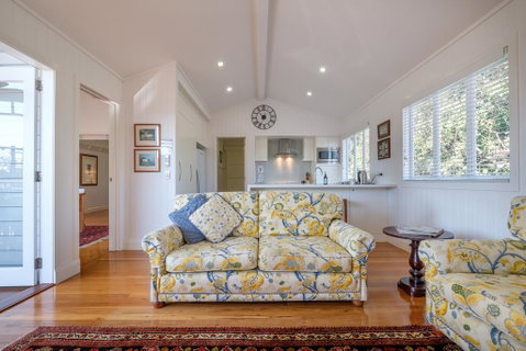Central Cottage - VIC Tourism 1