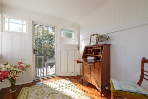 Central Cottage - VIC Tourism 3