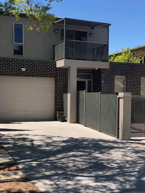 Central Executive 4br Townhouse - VIC Tourism 1