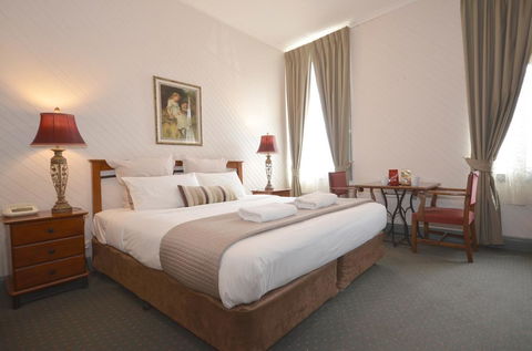 Central Springs Inn - VIC Tourism 3