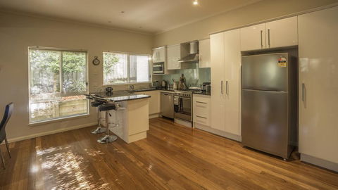 Championship Golf Course On Your Back Door - VIC Tourism 3
