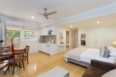 Chapel Woods Bed And Breakfast - VIC Tourism 0