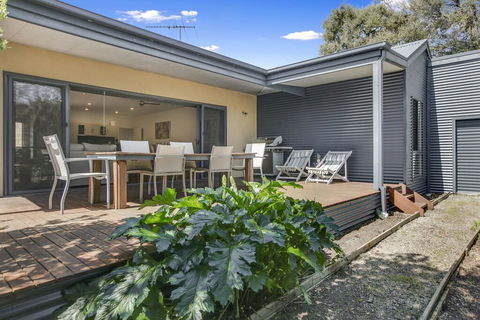 Charchie's By The Sea Pet Friendly Family Home, Close To Beach - VIC Tourism 1