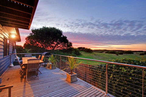 Charltom Hills - VIC Tourism 3