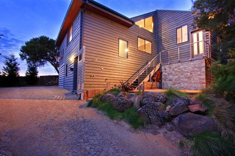 Charltom Hills - VIC Tourism 2