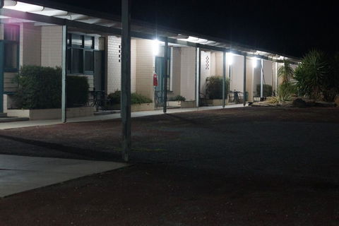 Charlton Motel - VIC Tourism 3
