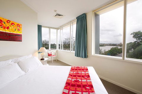 Chasely Apartment Hotel - VIC Tourism 1